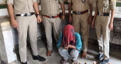 जनपद ऊधम सिंह नगर में अवैध मदिरा के विरुद्ध आबकारी विभाग की व्यापक कार्रवाई* *अवैध कच्ची शराब के अड्डों पर दबिश, लगभग 305 लीटर कच्ची शराब एवं अवैध मदिरा बरामद; अभियोग पंजीकृत, दो व्यक्तियों की गिरफ्तारी*