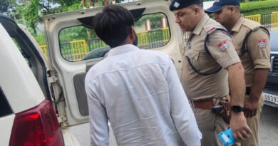 कप्तान के आदेश पर सड़क पर उतरी ऊधमसिंहनगर पुलिस* *08 अगस्त से 14 अगस्त 2026 तक जनपदभर में चले विशेष यातायात अभियान में 3,985 कार्यवाहियां गई तथा 134 वाहन सीज किए गए।*