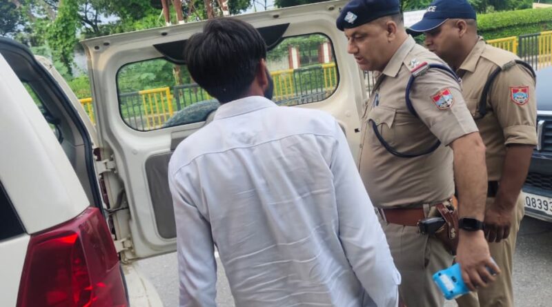 कप्तान के आदेश पर सड़क पर उतरी ऊधमसिंहनगर पुलिस* *08 अगस्त से 14 अगस्त 2026 तक जनपदभर में चले विशेष यातायात अभियान में 3,985 कार्यवाहियां गई तथा 134 वाहन सीज किए गए।*