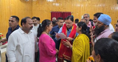 *खटीमा में सीएम ने सुनीं जनसमस्याएं, दिए अधिकारियों को त्वरित समाधान के निर्देश।*