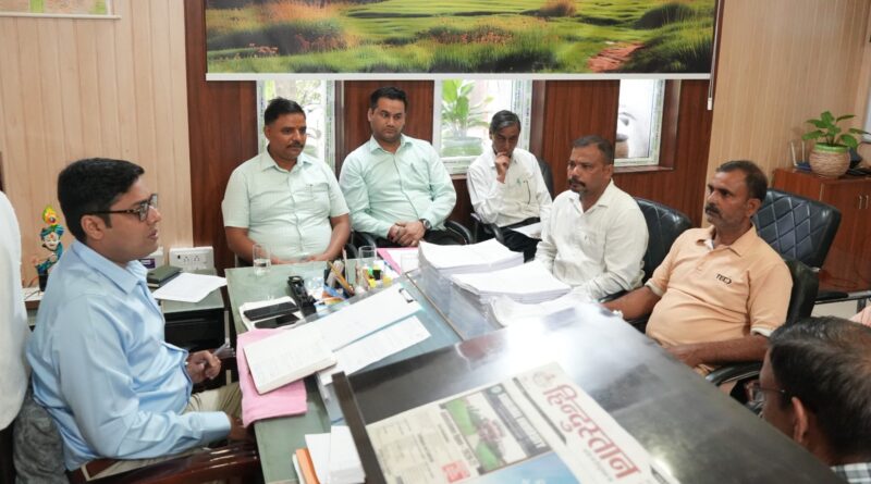 *मतदाता सूची पुनरीक्षण को लेकर राजनीतिक दलों के साथ बैठक,31 अगस्त तक निपटाए जाएंगे नो मैपिंग,विसंगति श्रेणी के मामले।*