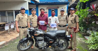 ऑपरेशन प्रहार:कोतवाली किच्छा पुलिस ने चेकिंग के दौरान अलग-अलग कार्रवाई करते हुए 02 शातिर अभियुक्तों को दबोचा* दो तंमचे व जिंदा कारतूस बरामद 