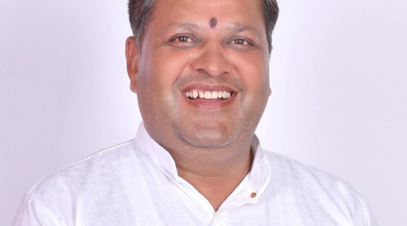 श्रीकृष्ण जन्माष्टमी को लेकर नगर निगम ने कसी कमर* *महापौर ने मंदिरों के आसपास विशेष सफाई और प्रकाश व्यवस्था के दिये निर्देश*