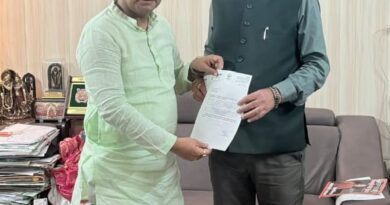 *रुद्रपुर जिला अस्पताल में विशेषज्ञ चिकित्सकों की जल्द नियुक्ति और राजकीय मेडिकल कॉलेज में 2026-27 से MBBS कक्षाएं इसी वर्ष शुरू कराने को लेकर विधायक शिव अरोरा ने स्वास्थ्य मंत्री सुबोध उनियाल से की मुलाकात*