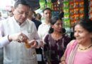 *मुख्यमंत्री धामी ने लोकल फॉर वोकल को दिया बढ़ावा, मेलाघाट सड़क में पैदल चलकर मिलन डेरी में पी चाय।*