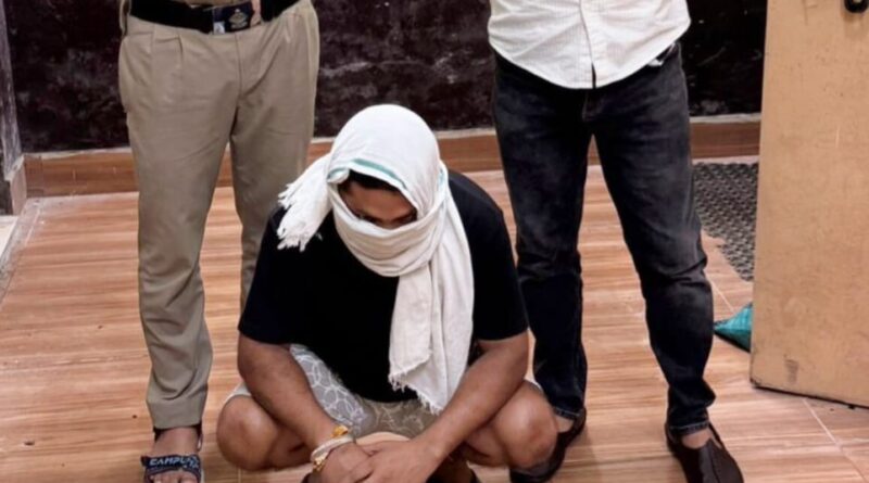 ट्रांजिट कैंप में आबाकारी विभाग का छापा,14 लीटर कच्ची शराब के साथ तस्कर गिरफ्तार 