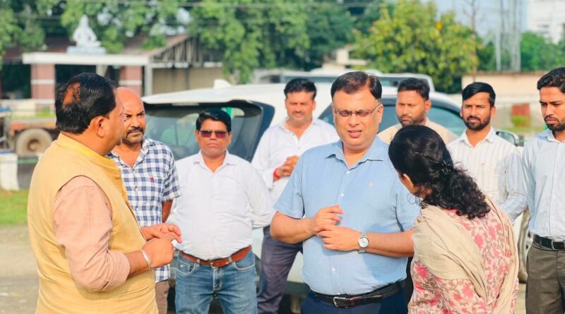 रुद्रपुर के बड़े प्रोजेक्ट्स को मिलेगी रफ्तार* *शहरी विकास सचिव ने किया स्थलीय निरीक्षण* *महापौर विकास शर्मा के साथ शहर की भावी योजनाओं पर हुई चर्चा* * बड़े प्रोजेक्ट्स को तेजी से आगे बढ़ाने का मिला आश्वासन*