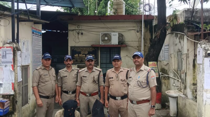 बंद घर में हुई चोरी का 48 घंटे के भीतर हुआ खुलासा, 02 शातिर चोर गिरफ्तार* *चोरी किए गए लाखों के सोने-चांदी के आभूषण बरामद*