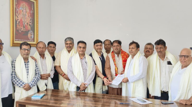 *रामलीला मंचन और दशहरा मेले में व्यवस्थाएं चाक-चौबंद रखेगा नगर निगम: विकास शर्मा* *श्रीराम लीला कमेटी के पदाधिकारियों ने महापौर से की मुलाकात* *इस बार भी गांधी पार्क में होगा दशहरा मेले का आयोजन* 
