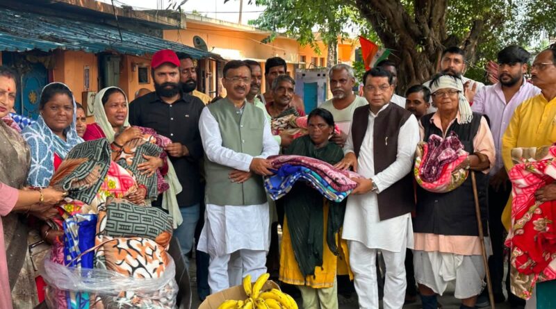 *सेवा और सामाजिक सरोकारों के बीच जिलेभर में धूमधाम से मना मुख्यमंत्री धामी का जन्मदिन* *हवन-यज्ञ, रुद्राभिषेक, रक्तदान, कंबल-फल वितरण, पौधरोपण और भंडारे के हुए आयोजन* *रुद्रपुर से खटीमा, किच्छा, सितारगंज और नानकमत्ता तक भाजपा कार्यकर्ताओं ने आयोजित किए कार्यक्रम*
