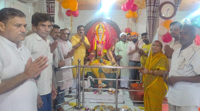 विश्वकर्मा पूजन पर रुद्रपुर टेंपो यूनियन ने किया विशाल भंडारे का आयोजन