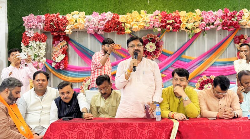 किच्छा में भाजपा का रोड शो आज, भाजपा प्रत्याशी की जीत में होगा अहम साबित।तैयारियों को लेकर भाजपा की बैठक आयोजित, कार्यकर्ताओं को सौंपे गए दायित्व