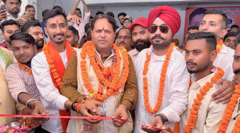 *एबीवीपी राष्ट्रवाद और शिक्षा के मुद्दों को लेकर आगे बढ़ने वाला संगठन: विकास शर्मा* *महापौर ने किया छात्र संघ अध्यक्ष प्रत्याशी अभिषेक सिंह के चुनाव कार्यालय का उद्घाटन* *बोले—छात्र हितों की मजबूत आवाज बनेगी एबीवीपी की टीम*
