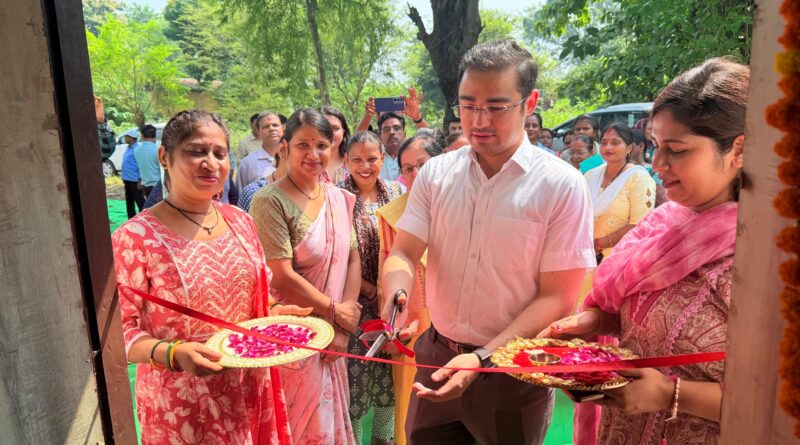 *महिला सशक्तिकरण और रोजगार के लिए रीड इंडिया की पहल,रुद्रपुर में शुरू हुआ नया प्रशिक्षण केंद्र।* *सीडीओ ने किया हथकरघा कौशल प्रशिक्षण केंद्र का उद्घाटन।*