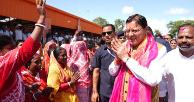 *निराश्रित गोवंश को सुरक्षित एवं सम्मानजनक आश्रय उपलब्ध कराने की दिशा में महत्वपूर्ण कदम: मुख्यमंत्री।* *हल्दी घेरा खटीमा में 722.76 लाख की लागत से नवनिर्मित गौशाला का लोकार्पण एवं 10884.28 लाख की 15 विकास योजनाओं का शिलान्यास किया।* *मुख्यमंत्री श्री धामी ने हल्दीघेरा गौशाला के विस्तार की घोषणा की।*