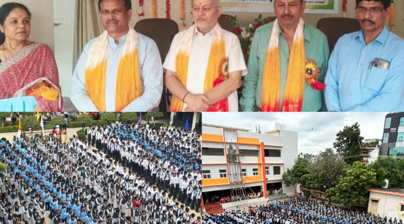 *वंदे मातरम के 150 वर्ष पूरे होने पर पूरे भारत के साथ रुद्रपुर के सरस्वती शिशु मंदिर इंटर कॉलेज में भी गूंजा राष्ट्रगीत, पंडित दीनदयाल उपाध्याय की जयंती पर 3015 लोगों ने गाया एकता स्रोत*