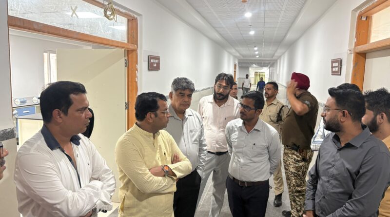 विधायक शिव अरोरा के प्रयास सफल होने की ओर,मेडिकल कॉलेज के जवाब से संतुष्ट NMC, एक सप्ताह मान्यता की उम्मीद* *शैक्षिक सत्र 2026 -27 मे ही MBBS सीटों का पढ़ाई का रास्ता साफ होने के संकेत* *विधायक शिव अरोरा ने मेडिकल कॉलेज का दौरा कर फिर लिया तैयारियों का जायजा *
