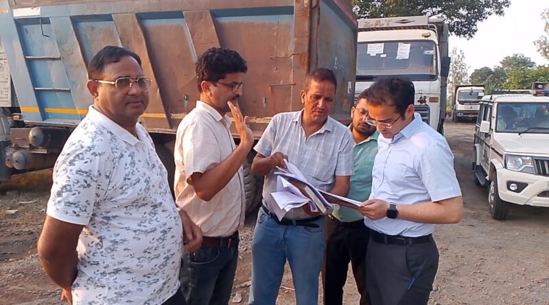 *काशीपुर-रामपुर राष्ट्रीय राजमार्ग के गड्ढा मुक्त कार्यों का सीडीओ ने किया निरीक्षण,गुणवत्ता परखने के लिए एकत्र कराए नमूने।*