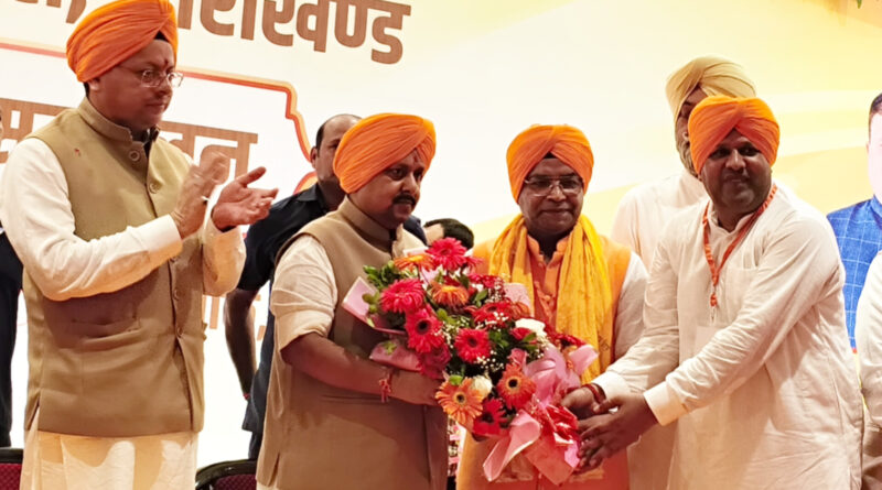 *भाजपा राष्ट्रीय अध्यक्ष को महापौर ने भेंट किया त्रिशूल* *त्रिशूल चौक पर पुष्पवर्षा के साथ हुआ नितिन नबीन का भव्य स्वागत*