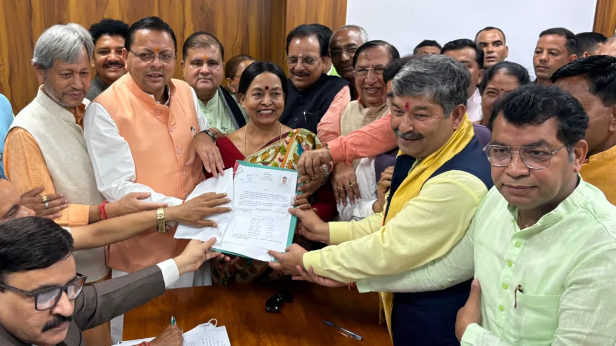 *दिनेश आर्य ने राज्यसभा प्रत्याशी के रूप में दाखिल किया नामांकन, रुद्रपुर विधायक शिव अरोरा बने प्रस्तावक* *नामांकन के दौरान गले मिले दोनों मित्र, विधायक बोले—दिनेश का राज्यसभा जाना मेरे लिए गर्व और प्रसन्नता का विषय, निर्विरोध राज्यसभा जाने पर दी शुभकामनायें*