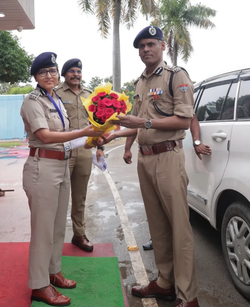 *मानव तस्करी के खिलाफ उत्तराखण्ड पुलिस की पहल, छह राज्यों के प्रतिनिधि एक मंच पर* *पुलिस अधिकारियों, केंद्रीय सशस्त्र बलों, सरकारी विभागों एवं गैर-सरकारी संगठनों के 134 प्रतिनिधियों की सहभागिता।**मानव तस्करी के नेटवर्क पर प्रभावी कार्यवाही, पीड़ितों के सुरक्षित बचाव एवं पुनर्वास के लिए समन्वित प्रयासों पर जोर*