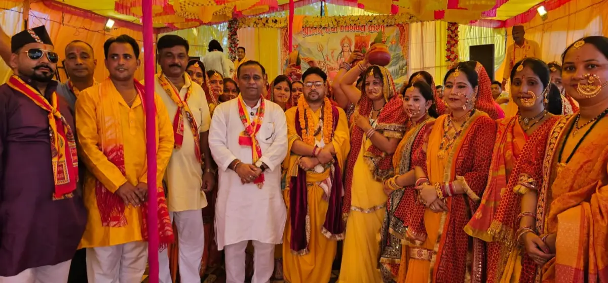 कलश यात्रा के साथ संगीतमय श्रीमद् देवी भागवत कथा का आयोजित।कलश यात्रा में बतौर मुख्य अतिथि समाजसेवी और वरिष्ठ भाजपा नेता भारत भूषण चुघ हुए शामिल ।