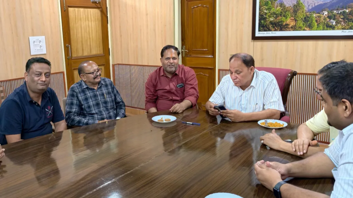 महापौर की पहल पर राइस मिलर्स की मांगों के समाधान की जागी उम्मीद।तीन साल से लंबित मंडी सेस के मामले को मुख्यमंत्री के समक्ष उठाएंगे मंडी अध्यक्ष अनिल कपूर डब्बू।मंडी शुल्क दो प्रतिशत ही लेने का का भी आश्वासन