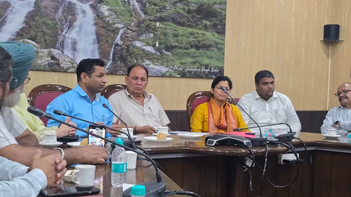 धान खरीद के लिए बनी सहमति शुक्रवार से होगी धान खरीद।मंडी निदेशालय में एक घंटे चली बैठक के बाद राइस मिलर हुए तैयार