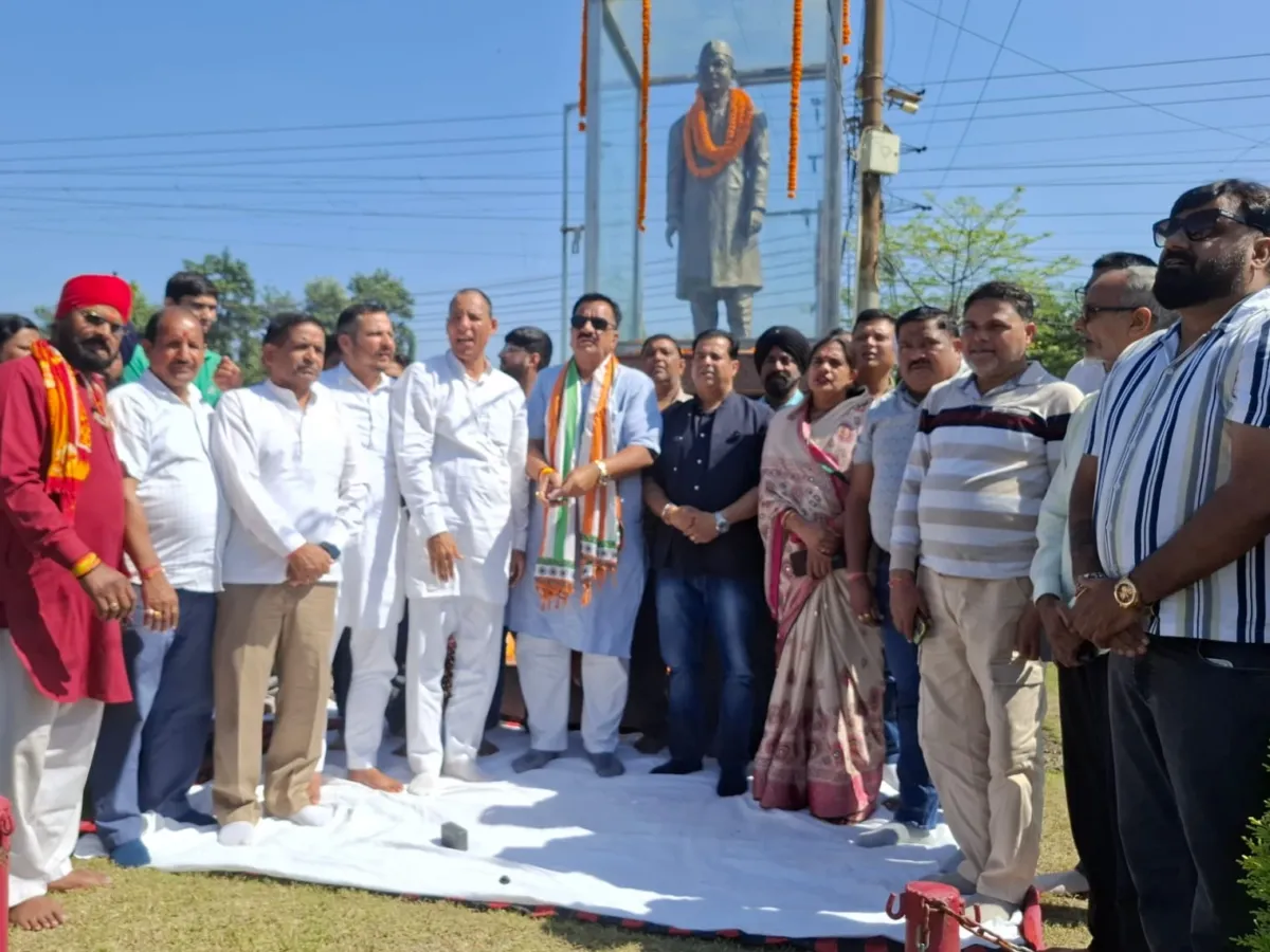 पूर्व मुख्यमंत्री स्व. नारायण दत्त तिवारी की जयंती एवं पुण्यतिथि पर सिडकुल स्थित उनकी प्रतिमा पर श्रद्धांजलि कार्यक्रम आयोजित
