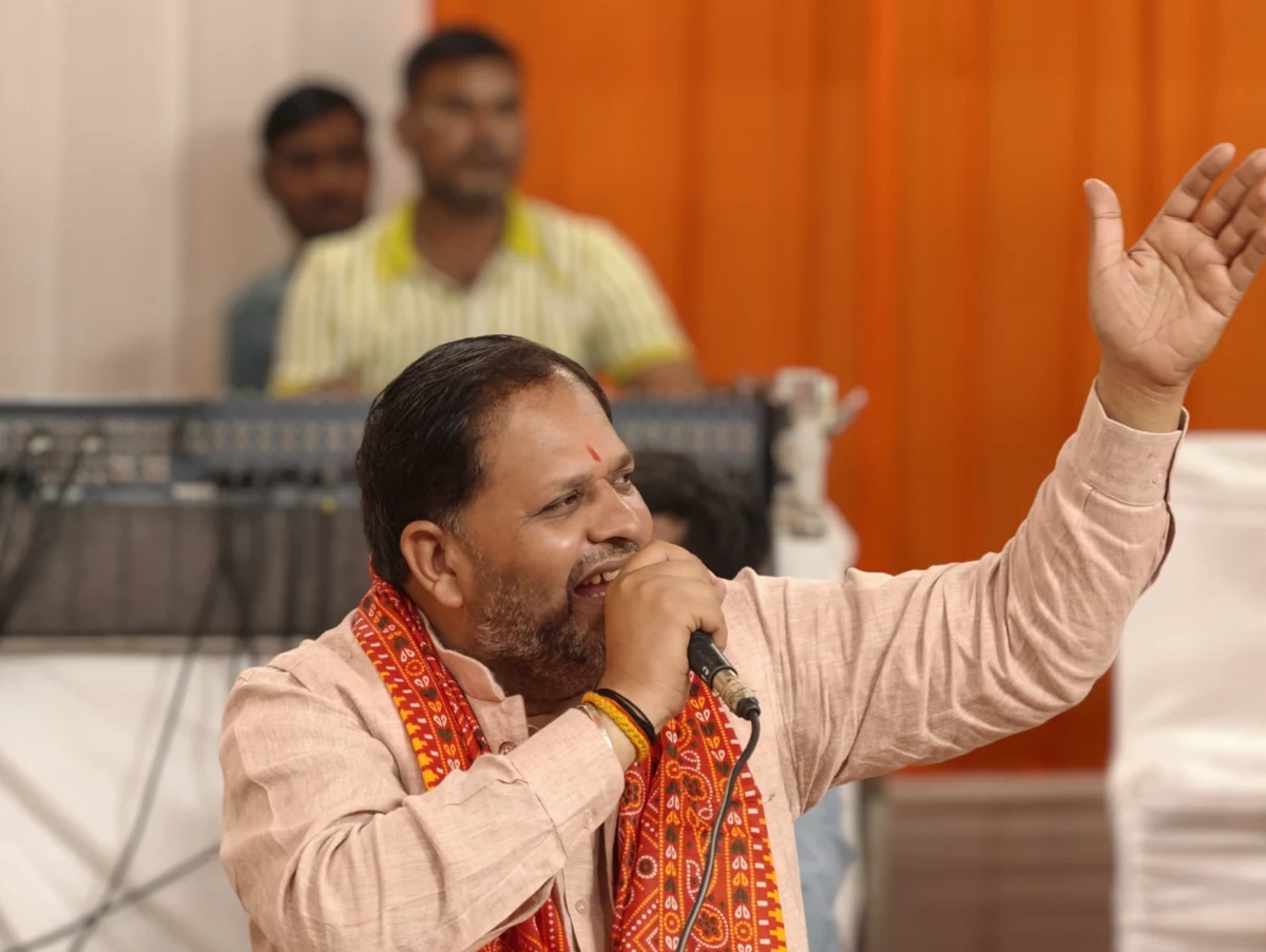 महापौर के आवास पर माता की चौकी की धूम।भजनों पर श्रद्धालुओं संग झूमे महापौर माता की चौकी में उमड़ी श्रद्धालुओं की भीड़
