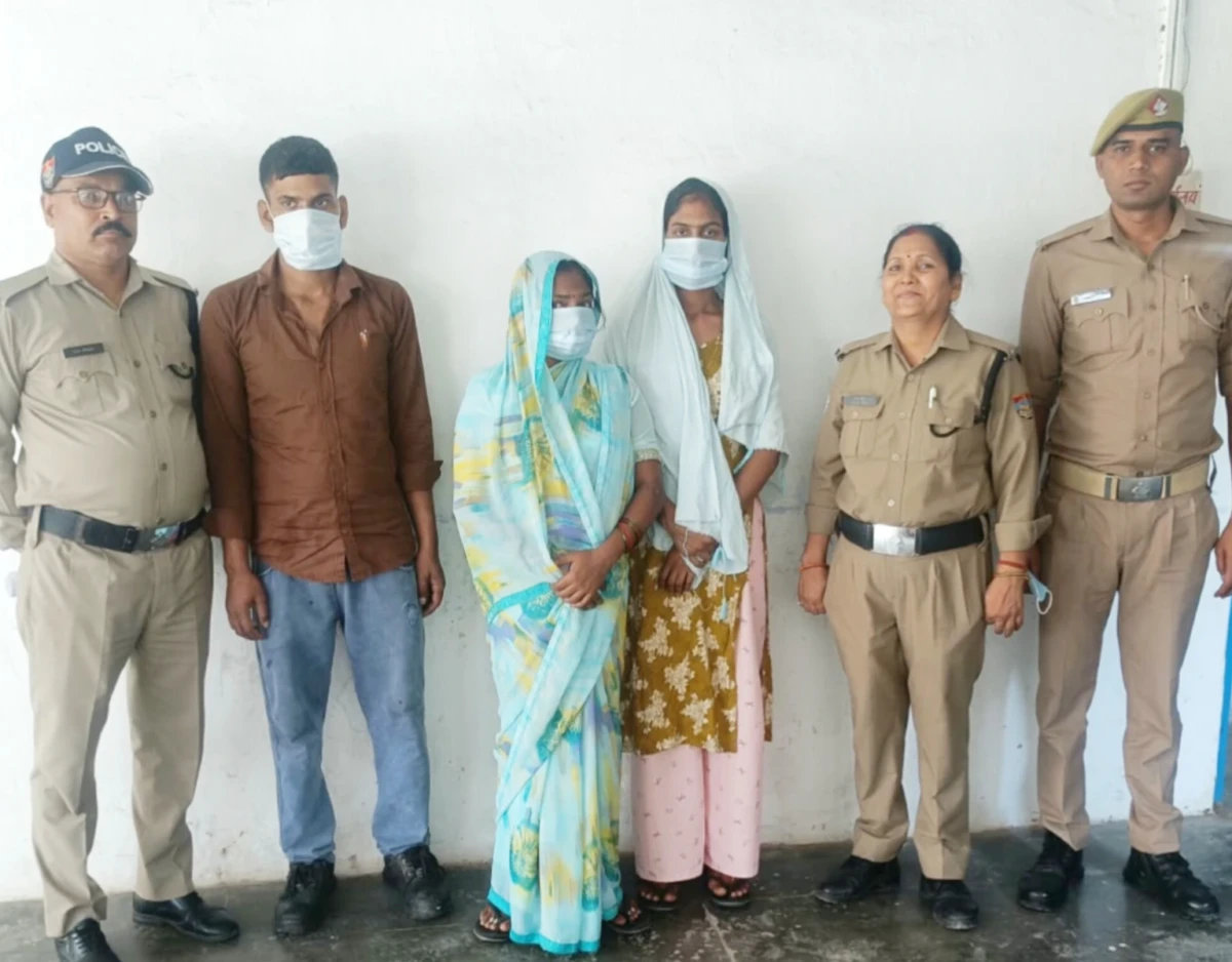 CCTV फुटेज से पकड़ी गई जन्मजात को जन्म देकर फेंकने वाली मां समेत तीन आरोपी।तीनों को हो सकती दस वर्ष की सजा,नवजात की भी मृत्यु।तीन दिन पहले कार के नीचे मिली थी बच्ची।