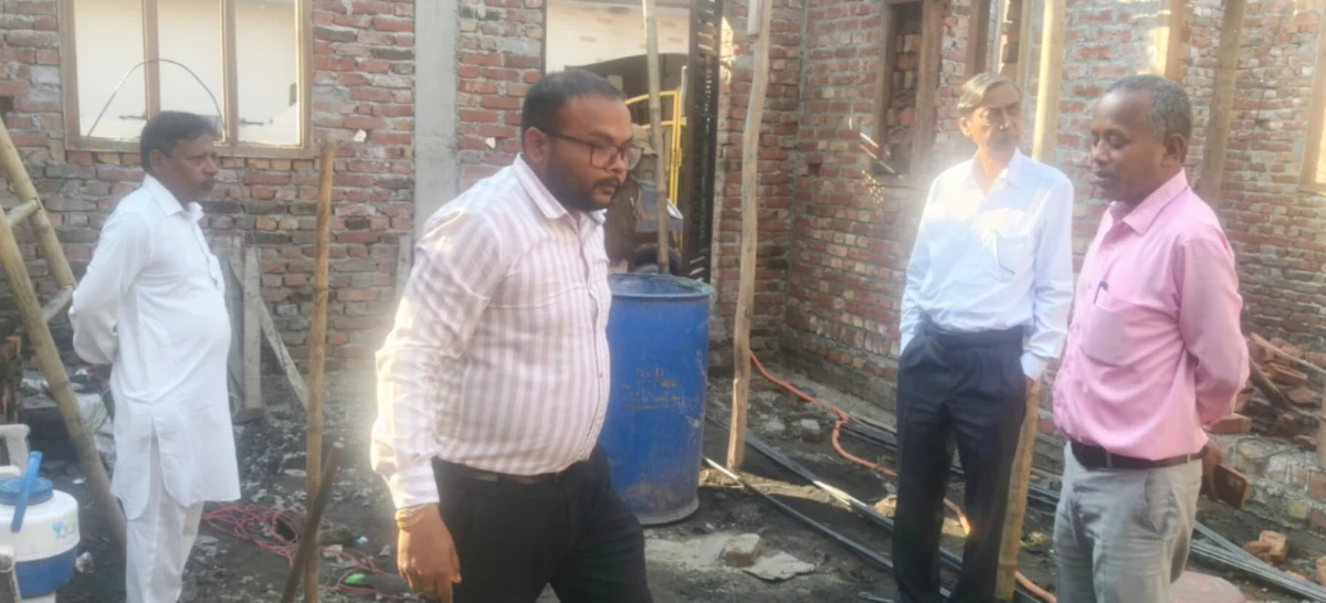 सीलिंग की जमीन पर हो रहा निर्माण रुकवाया, जल्द होगा ध्वस्तीकरण।अधिकारियों के निर्देश प्रीत बिहार में अन्य अवैध निर्माणों का चिन्हिकरण शुरू।प्रीत बिहार में एक वर्ष में बसे दो सौ ज्यादा समुदाय विशेष के लोग