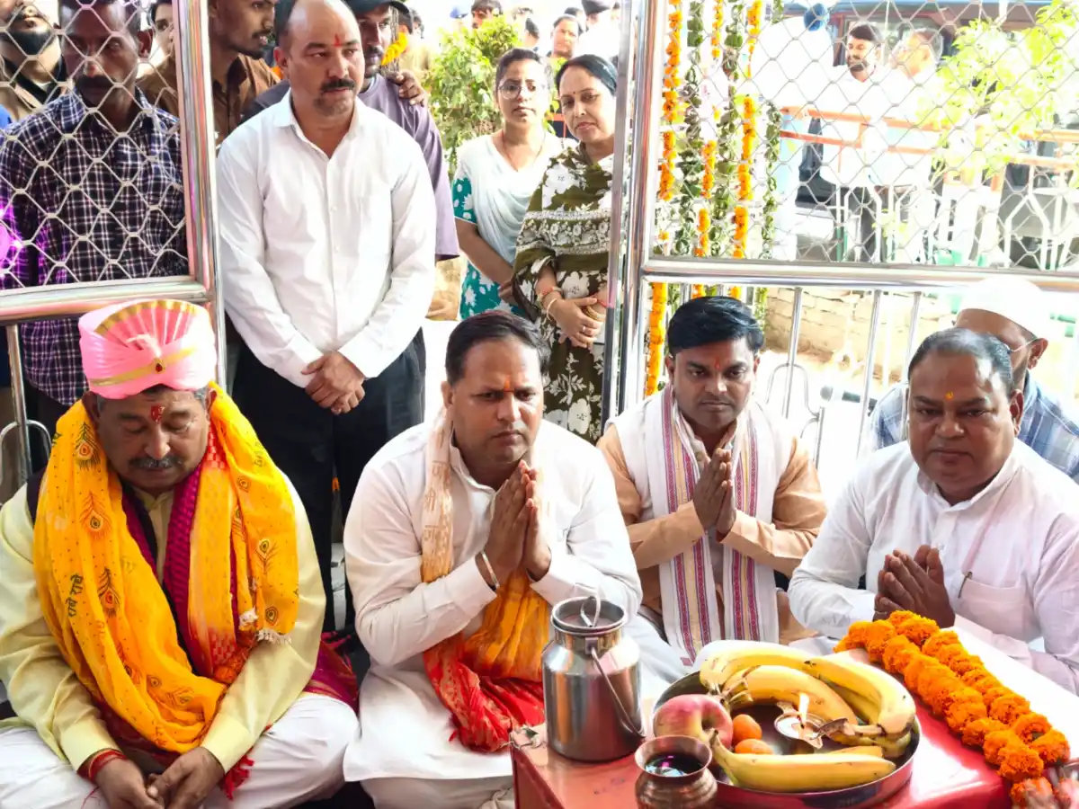 नगर निगम में धूमधाम से मना भगवान वाल्मीकि प्रकटोत्सव।हवन-यज्ञ के साथ विशाल भंडारे का आयोजन