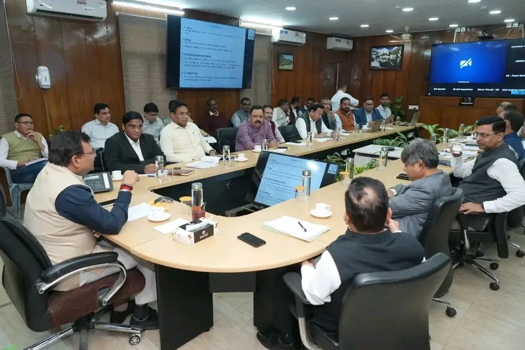 मुख्य सचिव आनंद बर्द्धन की अध्यक्षता में आज सचिवालय में व्यय वित्त समिति की बैठक आयोजित। पेयजल एवं सिंचाई से संबंधित परियोजनाओं सहित विभिन्न विभागों के विकास कार्यों के प्रस्तावों पर विस्तृत चर्चा