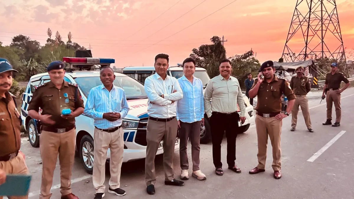 ऊधमसिंहनगर में सड़क हादसे रोकने को सड़क पर उतरे अधिकारी,738 वाहनों का चालन, 117 सीज,ओवर स्पीड में 201 पर कार्यवाही। प्रशासन, पुलिस और परिवहन विभाग के दो दिवसीय विशेष अभियान में ओवरलोडिंग,तेज स्पीड, हेल्मेट ,सीट बैल्ट पर फोकस