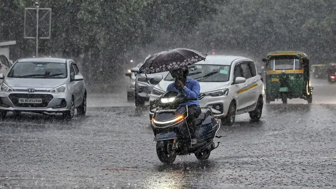 उत्तराखंड में मौसम विभाग का ऑरेंज अलर्ट जारी।पांच जनपदों में भारी बारिश और ओलावृष्टि की चेतावनी।सीएम धामी ने प्रशासन को दिए अलर्ट रहने के निर्देश।
