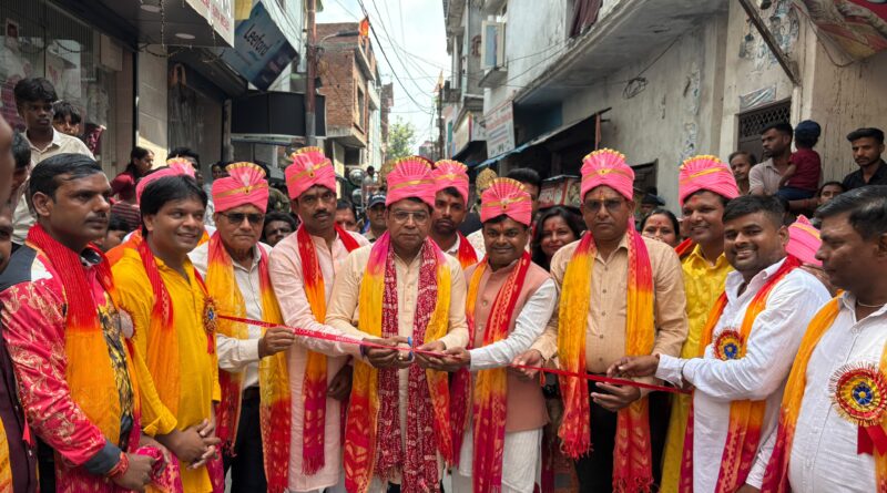 *विधायक शिव अरोरा ने रमपुरा मे भव्य श्रीराम बरात का फीता काटकर किया शुभारम्भ,रमपुरा में गूंजा जय श्रीराम का जयघोष, धूमधाम से निकली प्रभु श्रीराम की भव्य बरात* *बराती बनकर राम बरात में जमकर झूमे विधायक शिव अरोरा*