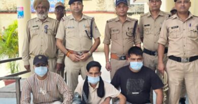 *खटीमा में सोशल मीडिया पर वायरल मारपीट की वीडियो पर एसएसपी अजय गणपति के निर्देश पर पुलिस का एक्शन* *तीन गिरफ्तार, घटना में प्रयुक्त हथियार बरामद*